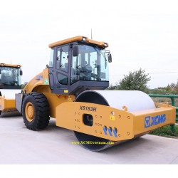 Xe lu rung XCMG XS183J - Tự trọng 18 tấn, tổng lực tác dụng 40 tấn 